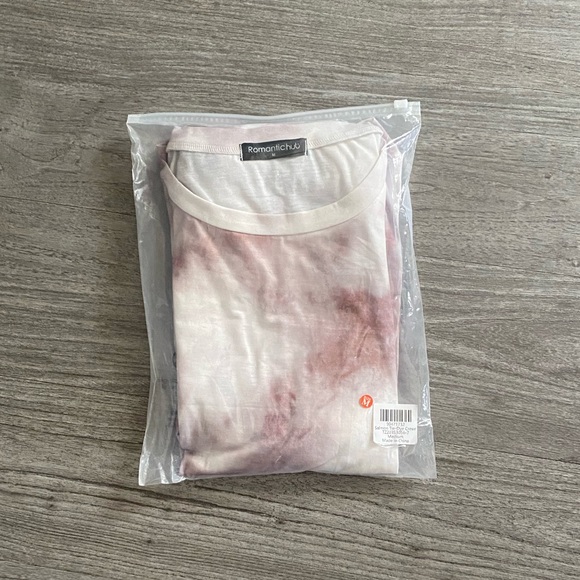 Romantic Hut Tie Dye Jogger Set New in Package - Picture 12 of 12